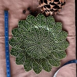 BORDALLO PINHEIRO LEAF CHARGER PLATE